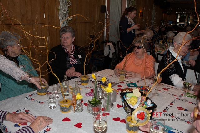 20150322 frans versteden fotografie - tilburginbeeld FRVE0748.jpg - eet met je hart lunch en creatieve workshop paastakken maken
